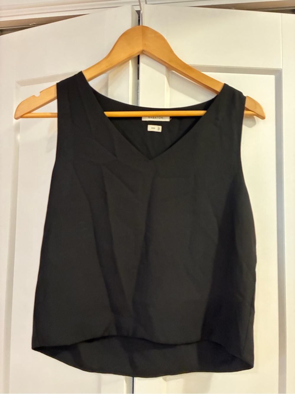 Aritzia Babaton Black V-Neck Sleeveless Top
